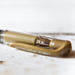 signo uni-ball gel pen - gold